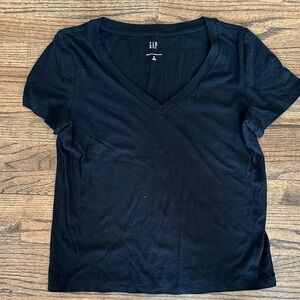 GAP Women's Black V-Neck Short Sleeve Tee